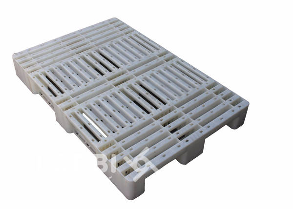 Plastic pallet 1429 A